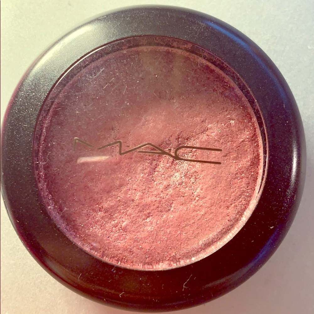 MAC EYESHADOW